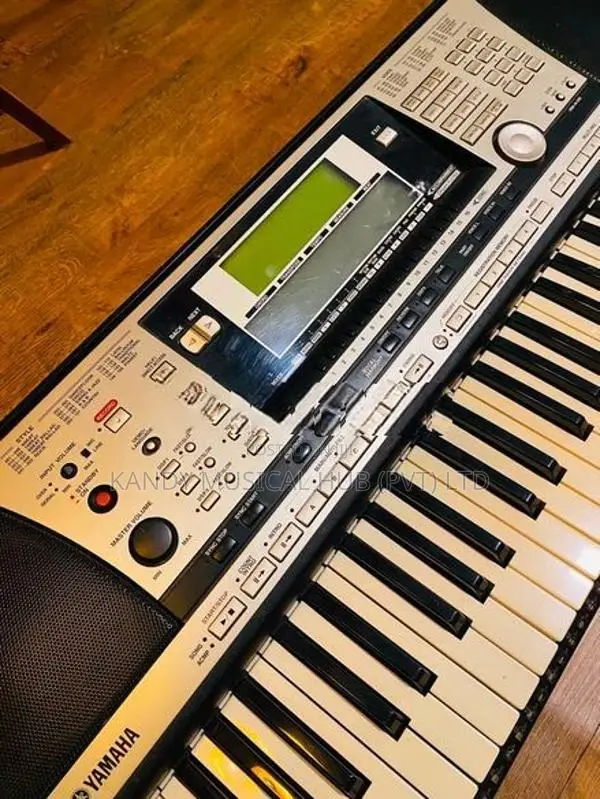 61-Key Yamaha PSR-740 Power Adapter MIDI Keyboard