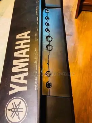 61-Key Yamaha PSR-740 Power Adapter MIDI Keyboard