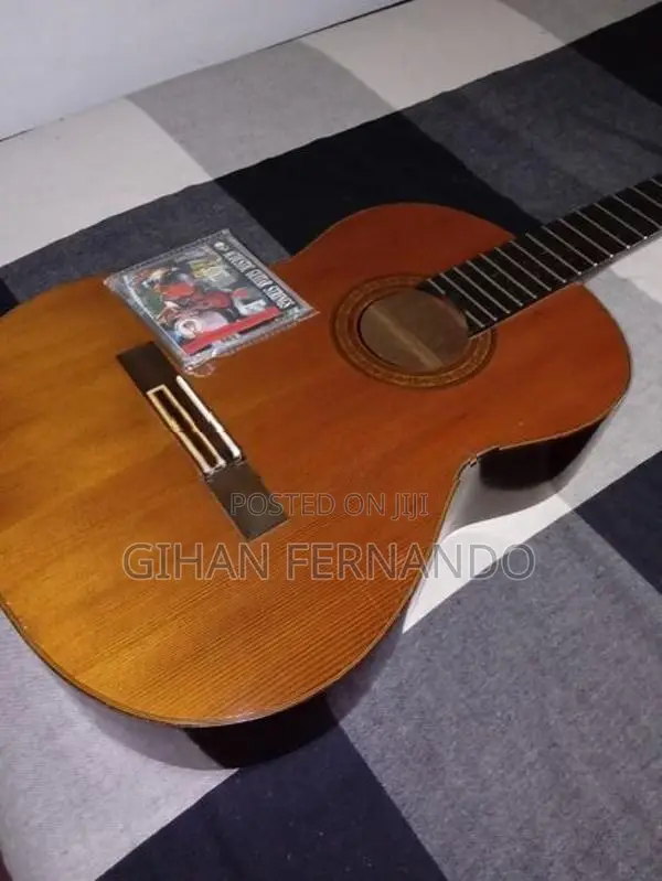 Yamaha G235ii Classical Guitar