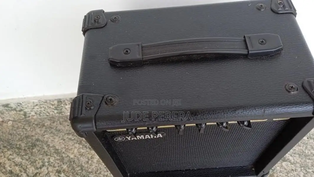 Yamaha GA 15 Guitar Amp