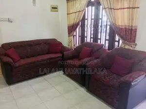 Well looking luxury sofa set