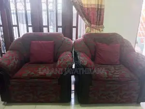 Well looking luxury sofa set