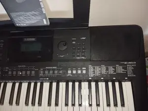 Yamaha PSR-E463 Keyboard