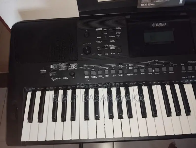 Yamaha PSR-E463 Keyboard