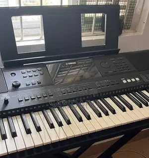 Yamaha PSR E 453
