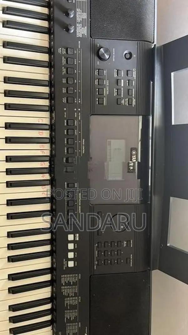 Yamaha PSR E 453