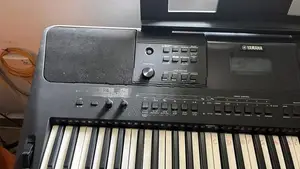 Yamaha PSR E 453