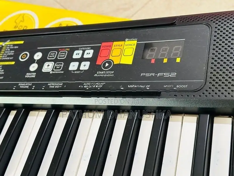 Yamaha PSR F52 Keyboard