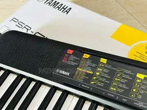 Yamaha PSR F52 Keyboard