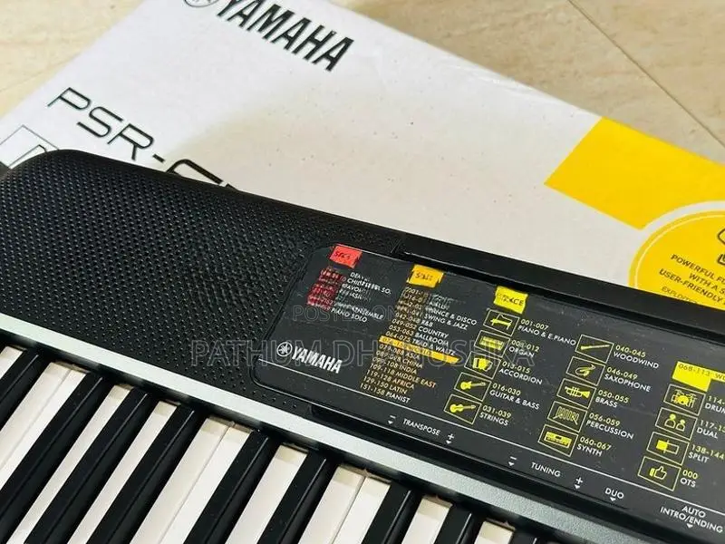 Yamaha PSR F52 Keyboard