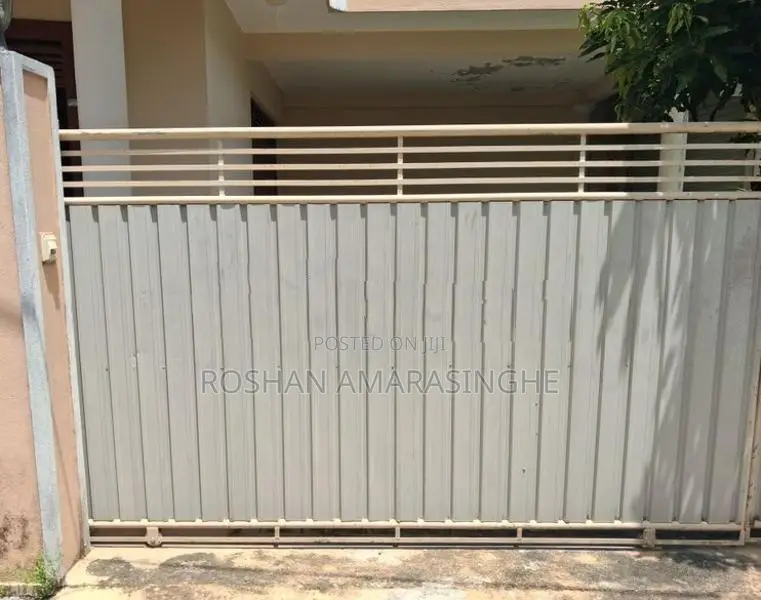 Sliding Gate