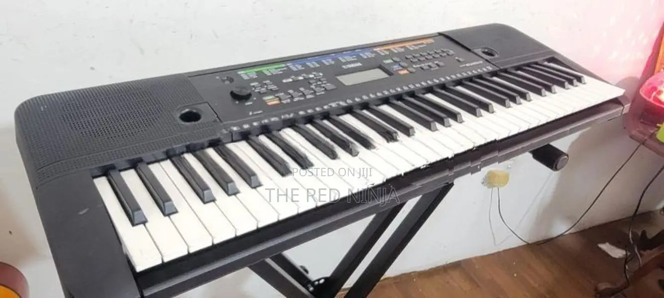 Yamaha E 253 Keyboard