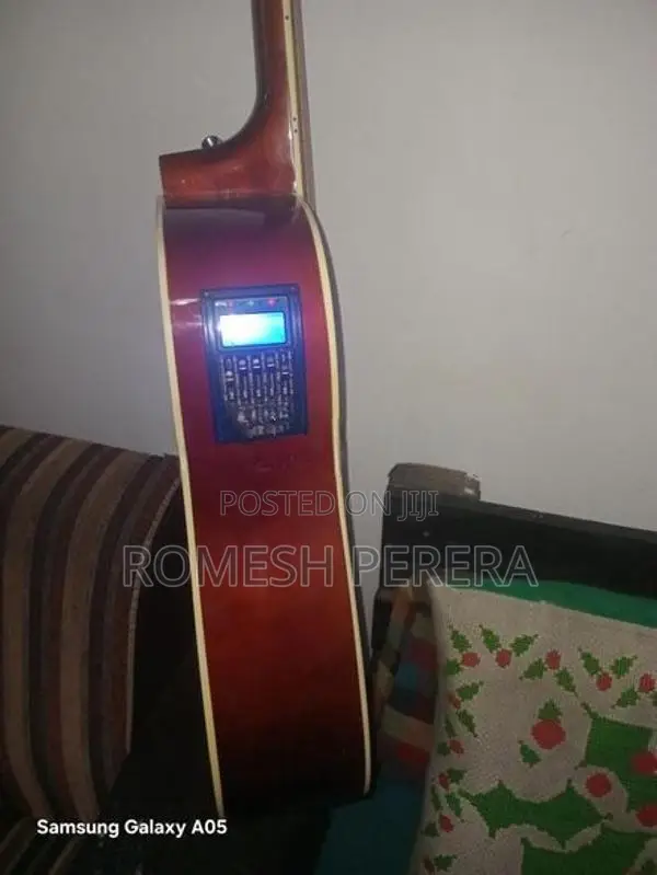 suzuki semi acoustic guitar