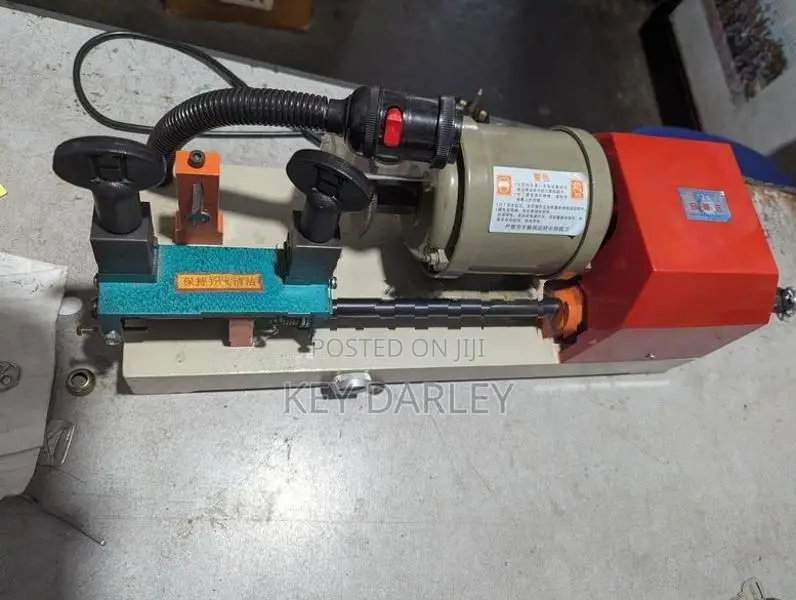 Key Cutting Machine