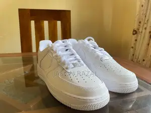 Nike Air Force 1 Low ’07 – Triple White