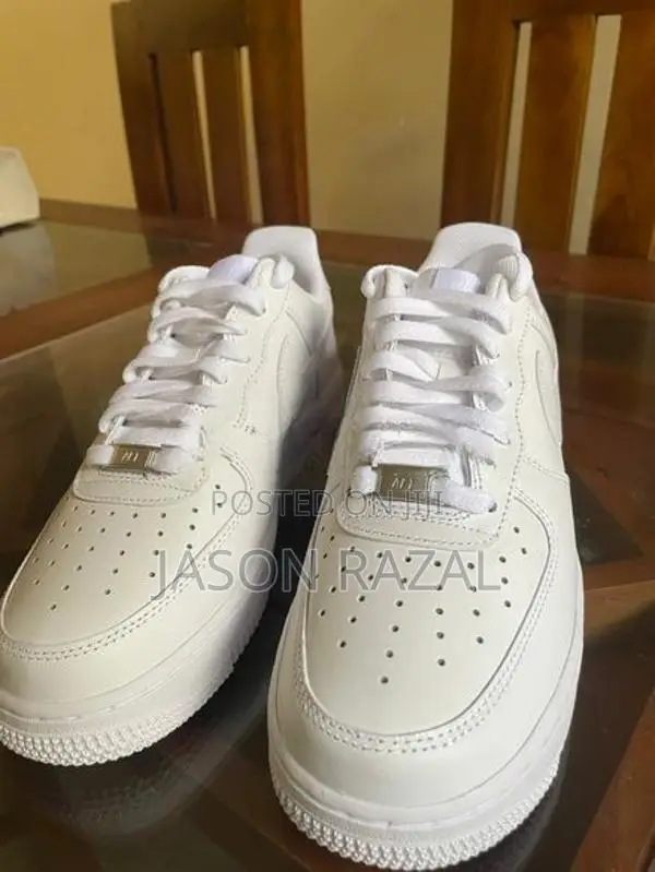 Nike Air Force 1 Low ’07 – Triple White