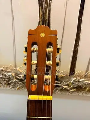 Yamaha gutair G-225