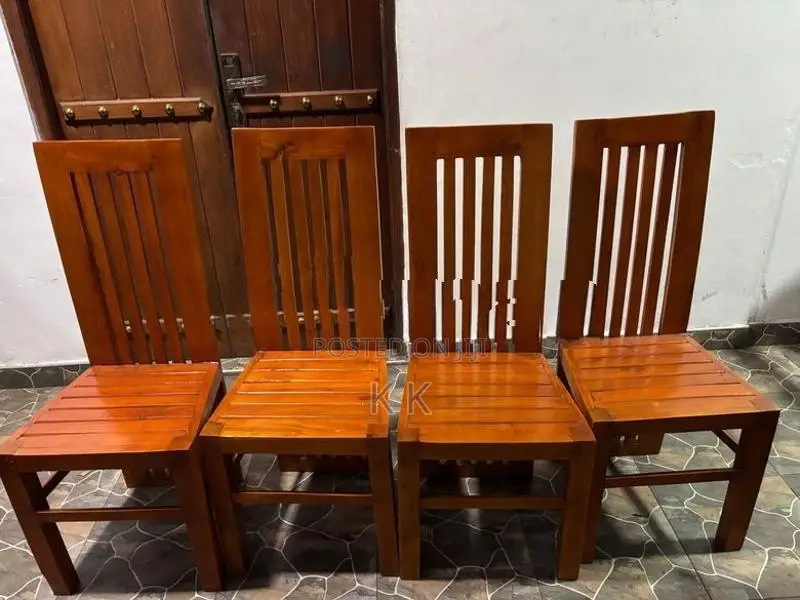කෑම මේසය සමඟ පුටු 4
