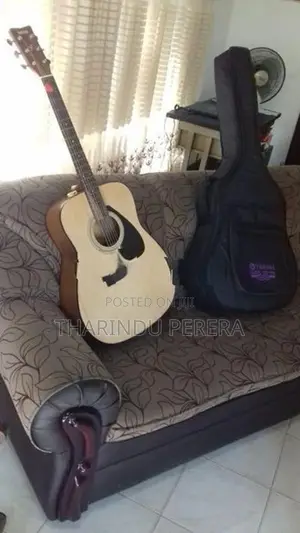 Yamaha F310 Acoustic Guitar