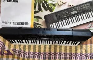 YAMAHA PSR-E283