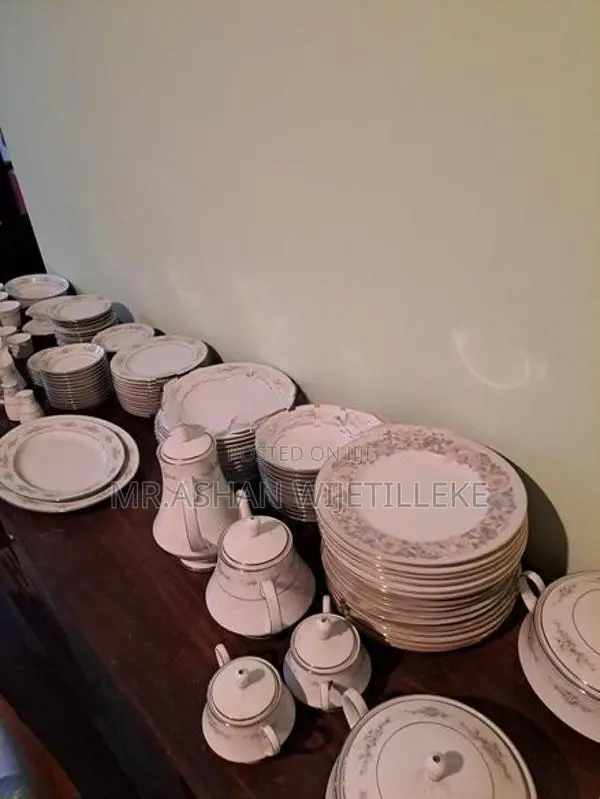 Noritake Melissa 102 Pieces Dinner Set