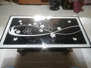 Glass Top Coffee Table / Centre