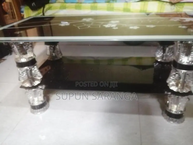 Glass Top Coffee Table / Centre