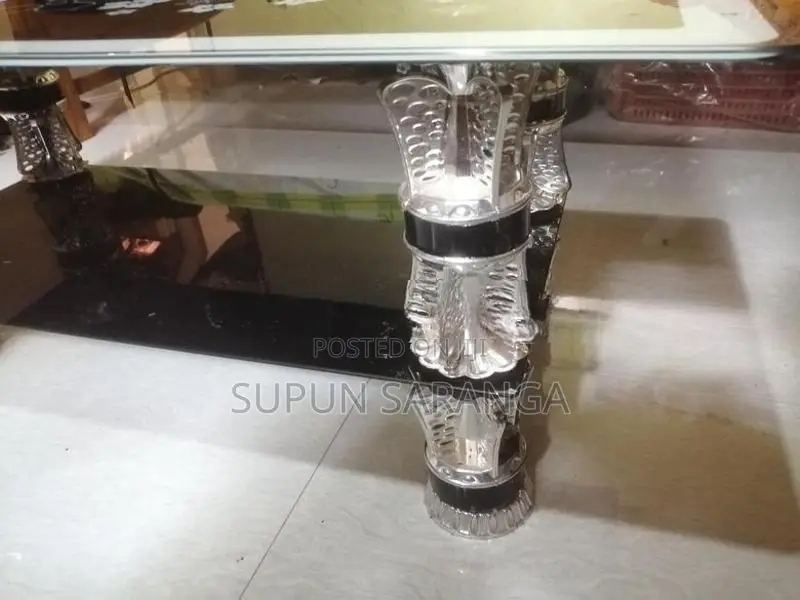 Glass Top Coffee Table / Centre