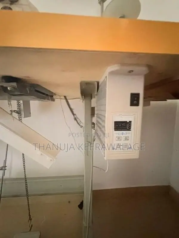 Siruba 5 Thread Overlock Sewing Machine