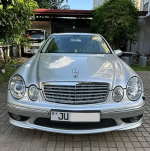 Mercedes-Benz W211 2004 Car (Used)