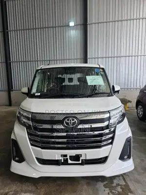 Toyota ROOMY CUSTOM G 2023 Car Unregistered (Recondition)