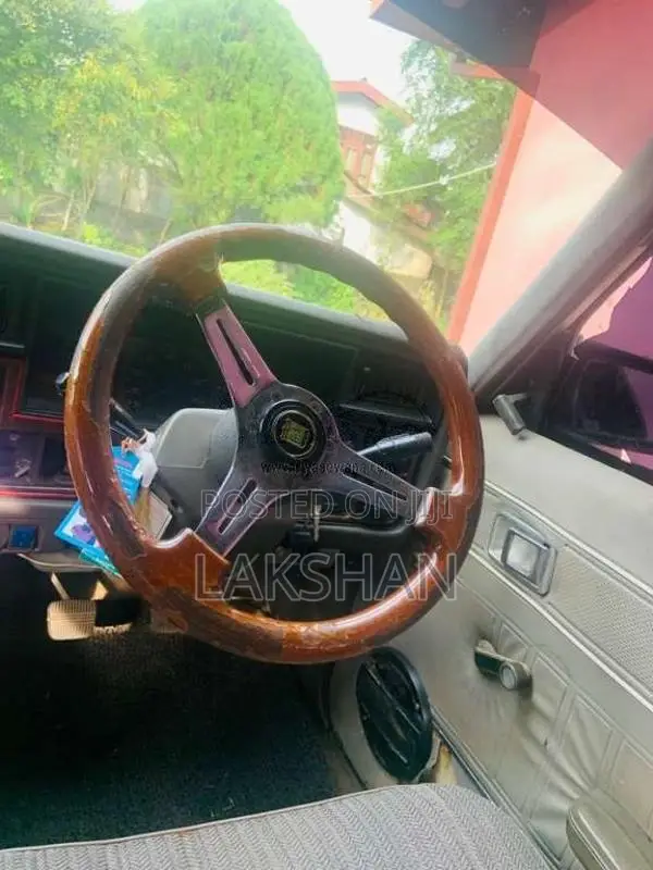 Toyota Crown 1983 Car (Used)