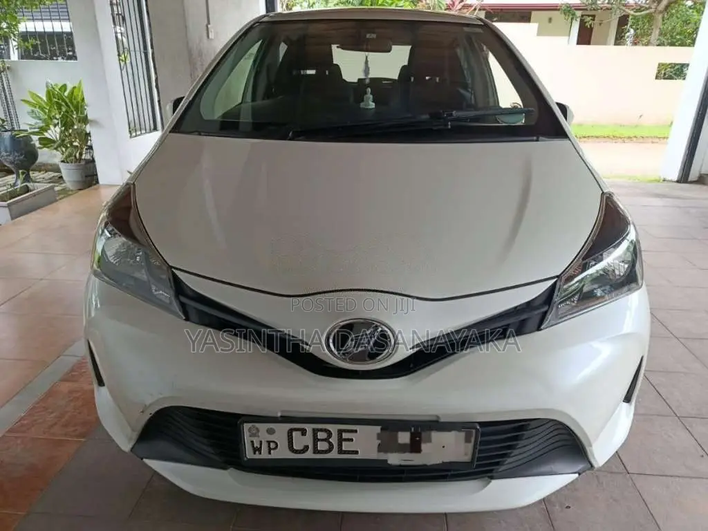 Toyota Vitz 2016 Car (Used)