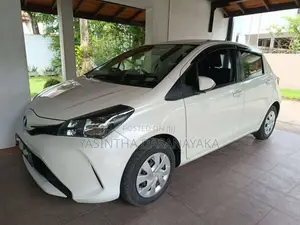 Toyota Vitz 2016 Car (Used)