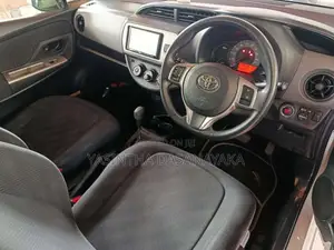 Toyota Vitz 2016 Car (Used)