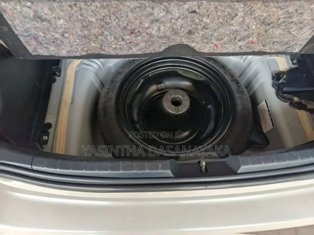 Toyota Vitz 2016 Car (Used)