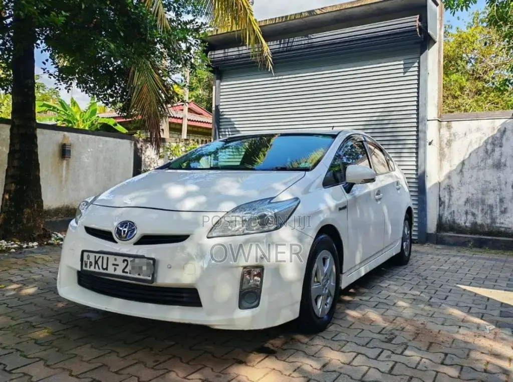 Toyota Prius 2010 Car (Used)