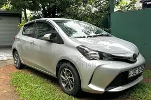Toyota Vitz 2016 Car (Used)