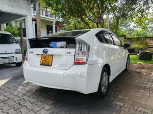 Toyota Prius 2010 Car (Used)