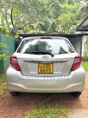Toyota Vitz 2016 Car (Used)