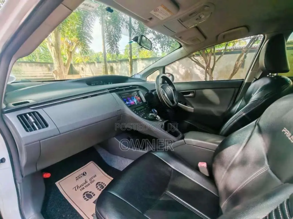 Toyota Prius 2010 Car (Used)