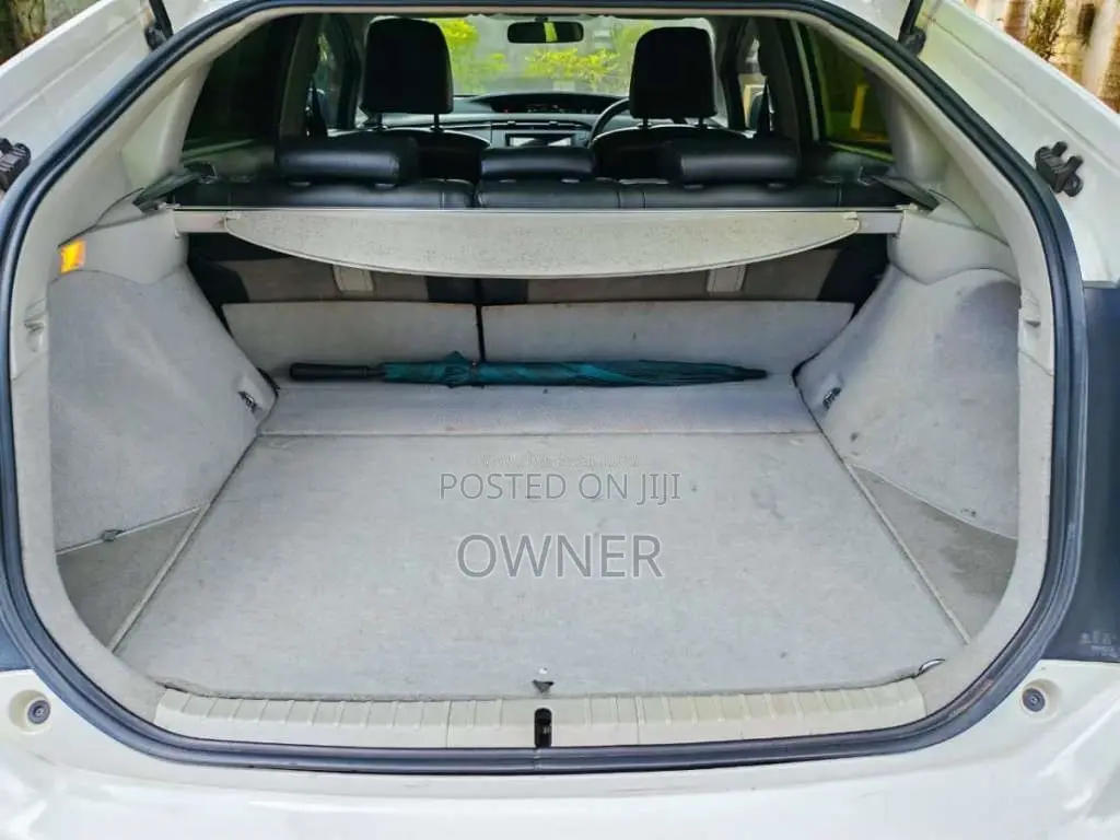 Toyota Prius 2010 Car (Used)