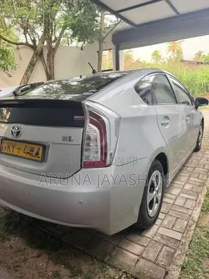 Toyota Prius 2012 Car (Used)