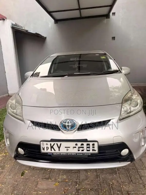Toyota Prius 2012 Car (Used)