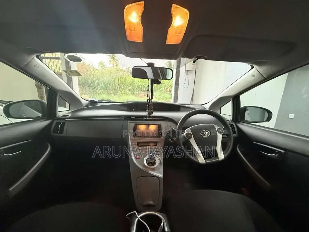 Toyota Prius 2012 Car (Used)