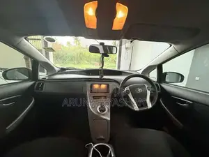 Toyota Prius 2012 Car (Used)