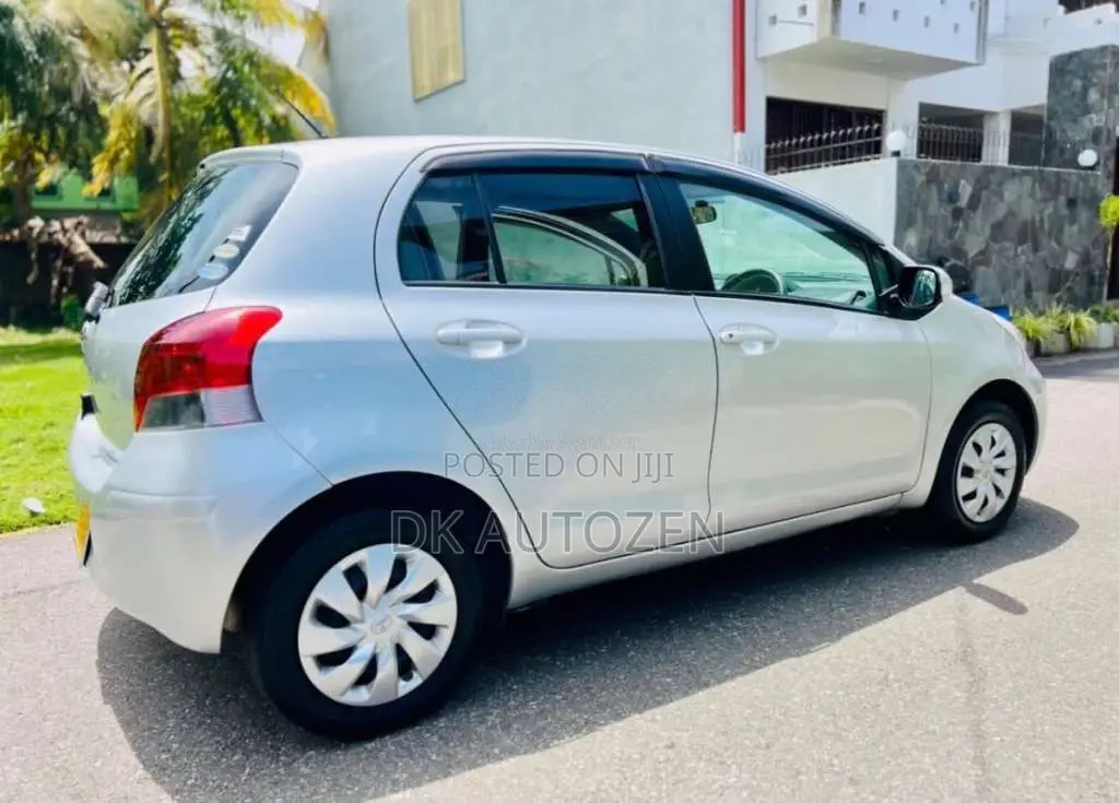 Toyota Vitz 2008 Car (Used)