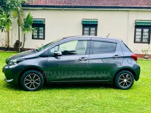 Toyota Vitz U Grade 2017 Car (Used)