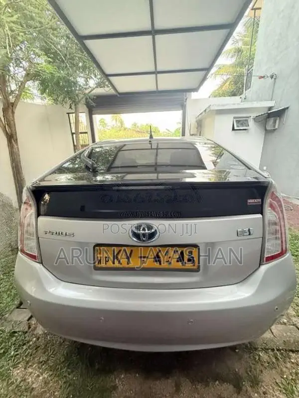 Toyota Prius 2012 Car (Used)