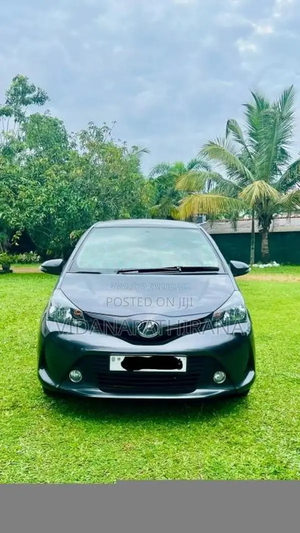 Toyota Vitz U Grade 2017 Car (Used)
